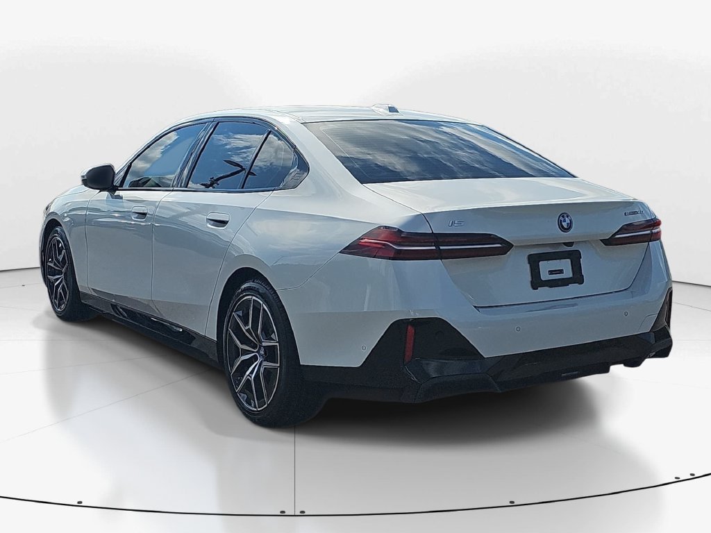 Used 2024 BMW i5 eDrive40i w/ M Sport Package RWD image 8
