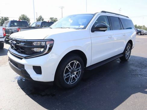 New 2025 Ford Expedition Max Active image 11