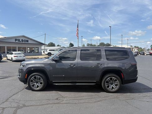 Used 2024 Jeep Wagoneer Series II AWD/4WD image 6