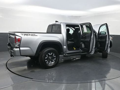 Used 2022 Toyota Tacoma TRD Off-Road w/ Technology Package image 38