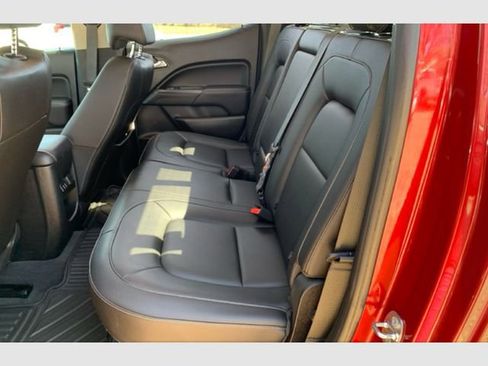 Used 2018 GMC Canyon SLT image 17