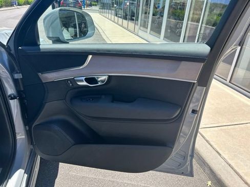 Certified 2025 Volvo XC90 B6 Plus AWD/4WD image 14