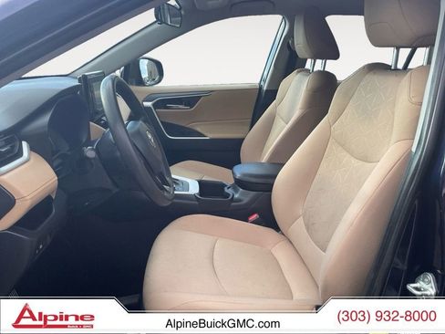 Used 2022 Toyota RAV4 XLE image 9