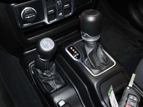 Used 2024 Jeep Wrangler Sport S image 30