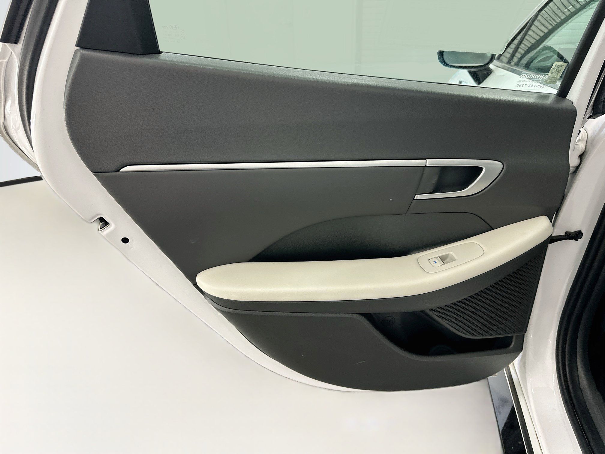 Used 2025 Hyundai Sonata SEL FWD image 27