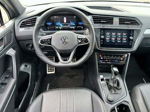 Certified 2024 Volkswagen Tiguan SE R-Line image 16