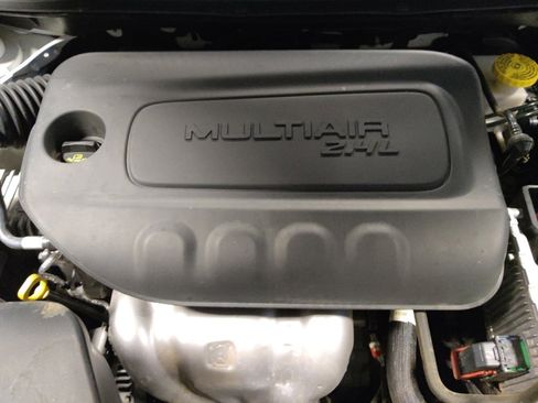 Used 2020 Jeep Cherokee Latitude Plus image 30