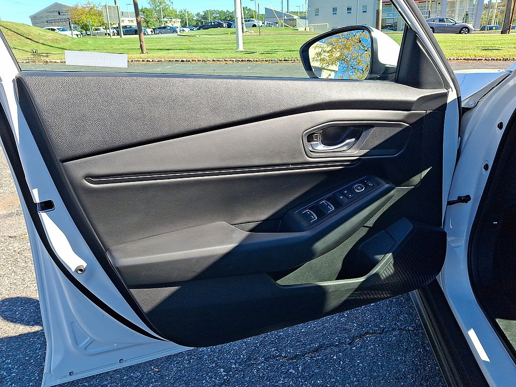 Used 2023 Honda Accord EX image 16