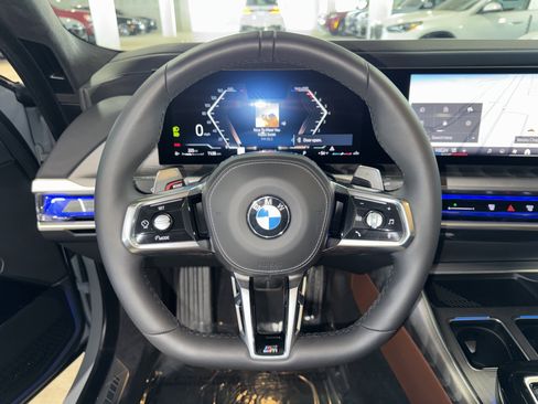 Used 2026 BMW 740i w/ Premium Package image 22