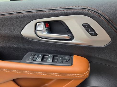 Certified 2024 Chrysler Pacifica Pinnacle FWD image 22