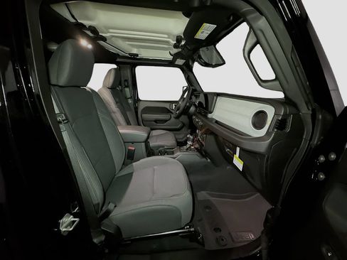 New 2026 Jeep Gladiator Sport AWD/4WD image 31