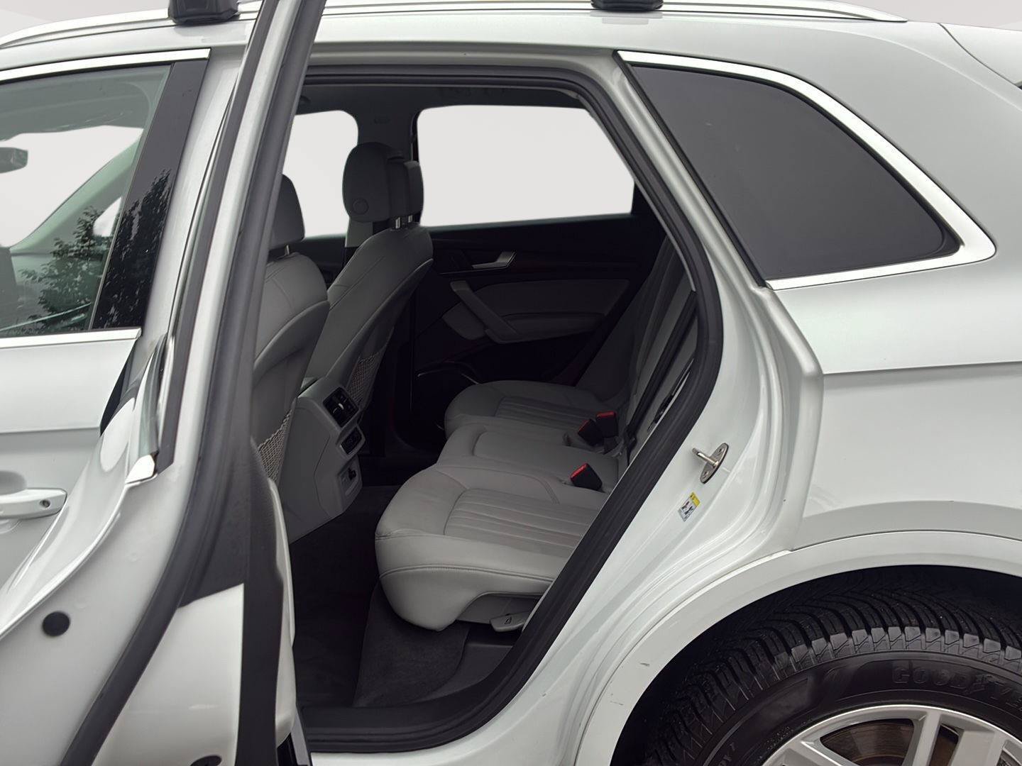 Used 2022 Audi Q5 2.0T Premium AWD/4WD image 25