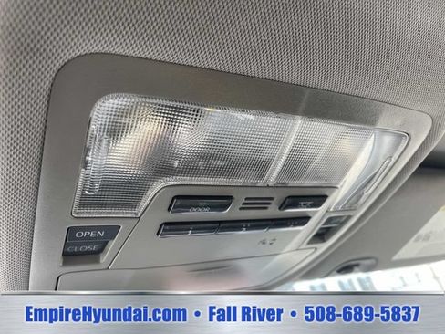 Used 2017 Toyota Highlander XLE AWD/4WD image 27