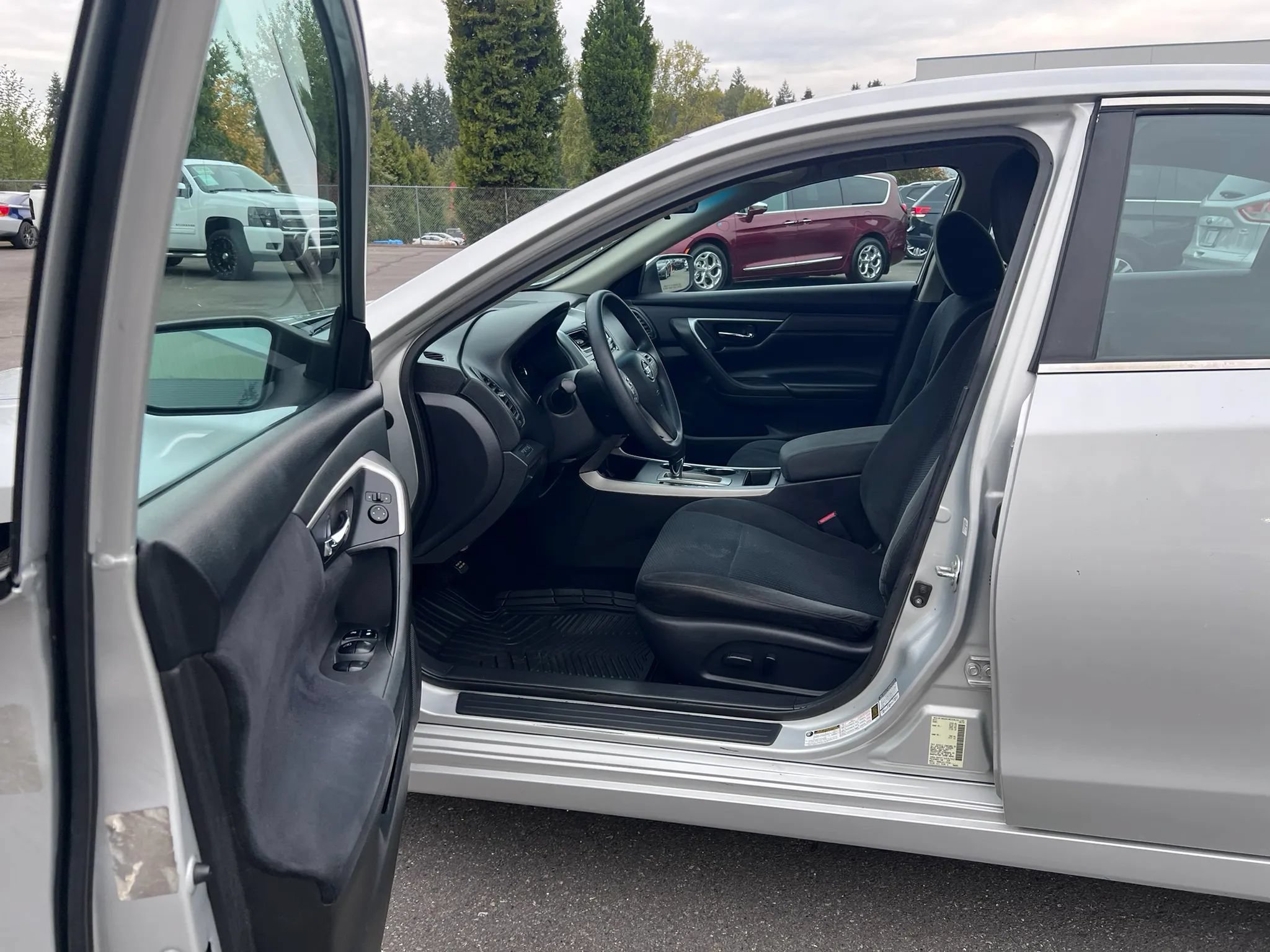 Used 2015 Nissan Altima 2.5 S w/ Power Driver Seat Package FWD image 13