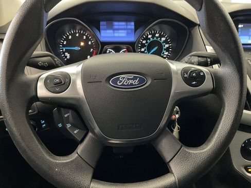 Used 2014 Ford Focus SE w/ SE Winter Package image 10