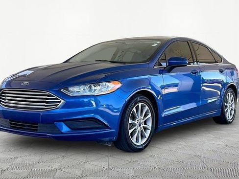 Used 2017 Ford Fusion SE w/ Fusion SE Technology Package FWD image 1