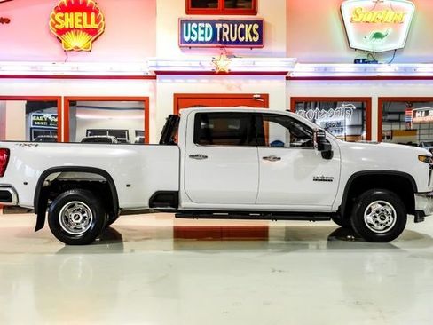 Used 2021 Chevrolet Silverado 3500 LTZ w/ LTZ Texas Edition image 10