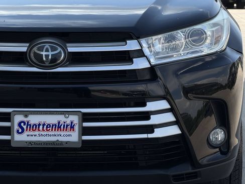 Used 2018 Toyota Highlander XLE FWD image 8