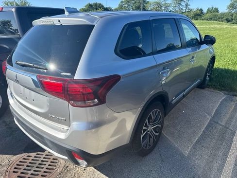 Used 2018 Mitsubishi Outlander ES AWD/4WD image 5