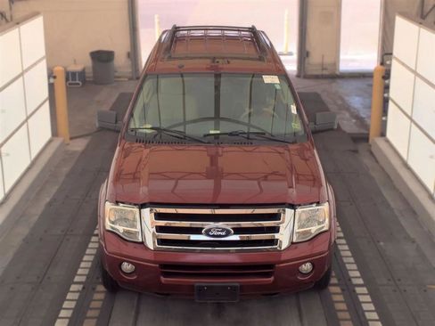 Used 2013 Ford Expedition XLT AWD/4WD image 2