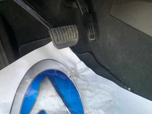 Used 2024 Jeep Grand Cherokee Laredo w/ Luxury Tech Group I image 16