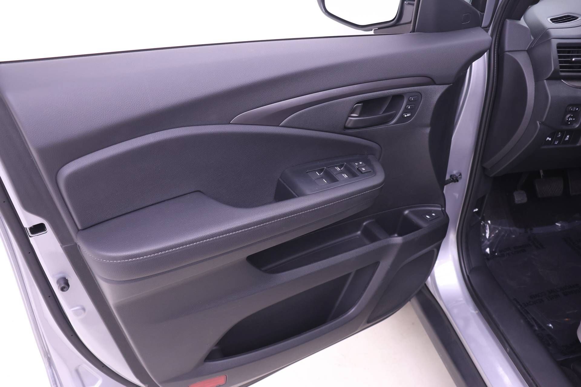 Certified 2023 Honda Passport EX-L image 9