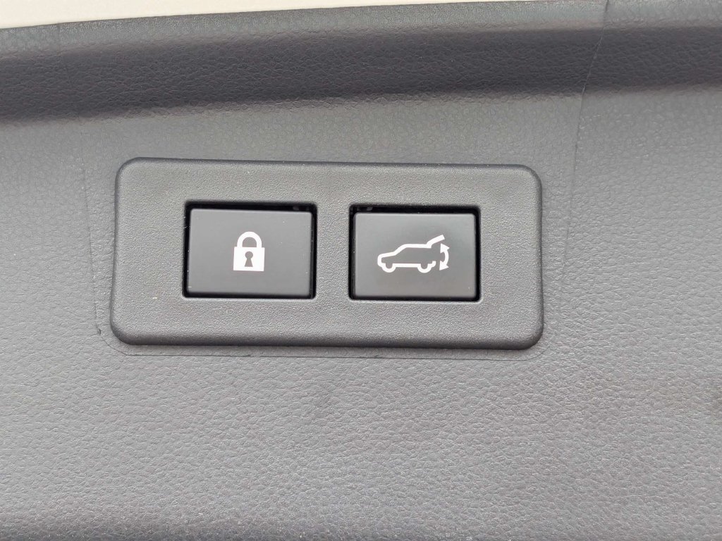 Used 2022 Subaru Ascent Limited w/ Technology Package AWD/4WD image 15