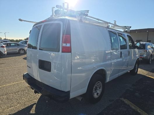 Used 2020 Chevrolet Express 2500 w/ Driver Convenience Package RWD image 3