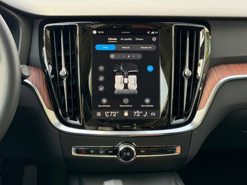 New 2026 Volvo V60 B5 Cross Country Plus w/ Protection Package Premier AWD/4WD image 12