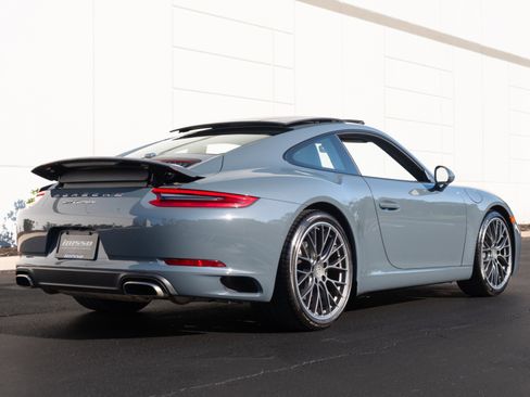Used 2017 Porsche 911 Carrera RWD image 15