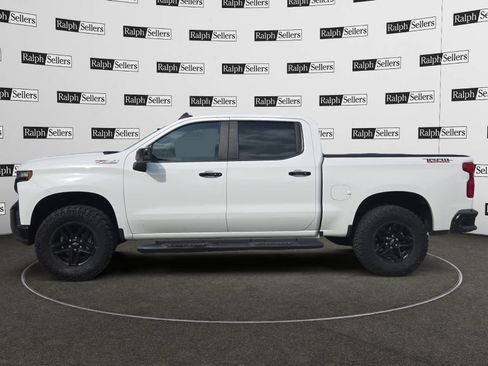 Used 2019 Chevrolet Silverado 1500 LT Trail Boss AWD/4WD image 3