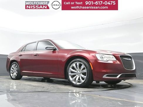 Used 2018 Chrysler 300 Touring w/ Chrome Appearance Package image 23