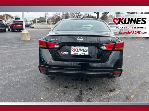 Used 2024 Nissan Altima 2.5 SV image 8