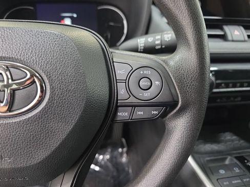 Certified 2024 Toyota RAV4 LE AWD/4WD image 15
