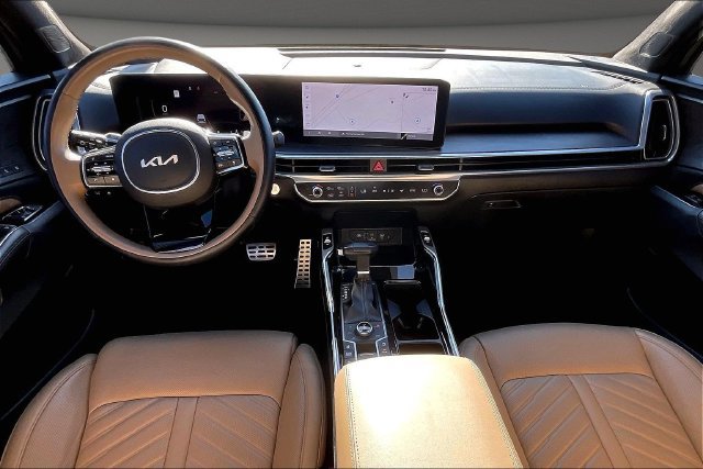 Used 2024 Kia Sorento SX Prestige w/ Olive Brown Leather Package AWD/4WD image 13