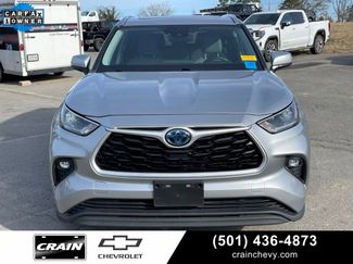 Used 2021 Toyota Highlander XLE video 2