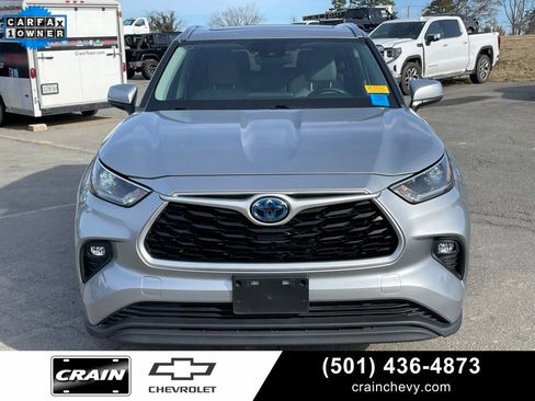 Used 2021 Toyota Highlander XLE image 2