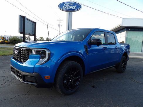 New 2025 Ford Maverick Lariat w/ Black Appearance Package image 2