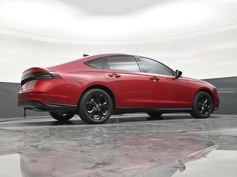 Used 2025 Honda Accord SE image 19