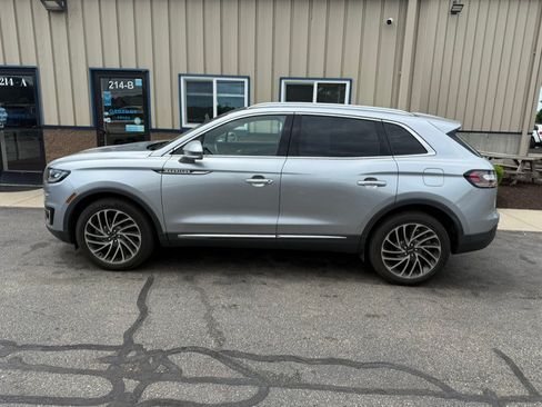 Used 2020 Lincoln Nautilus Reserve AWD/4WD image 3