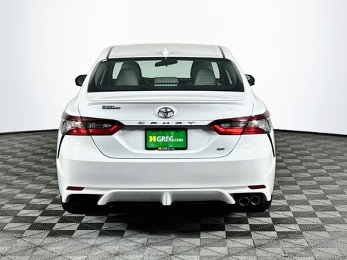 Used 2022 Toyota Camry SE FWD image 7