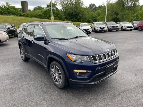 Used 2020 Jeep Compass Latitude image 2