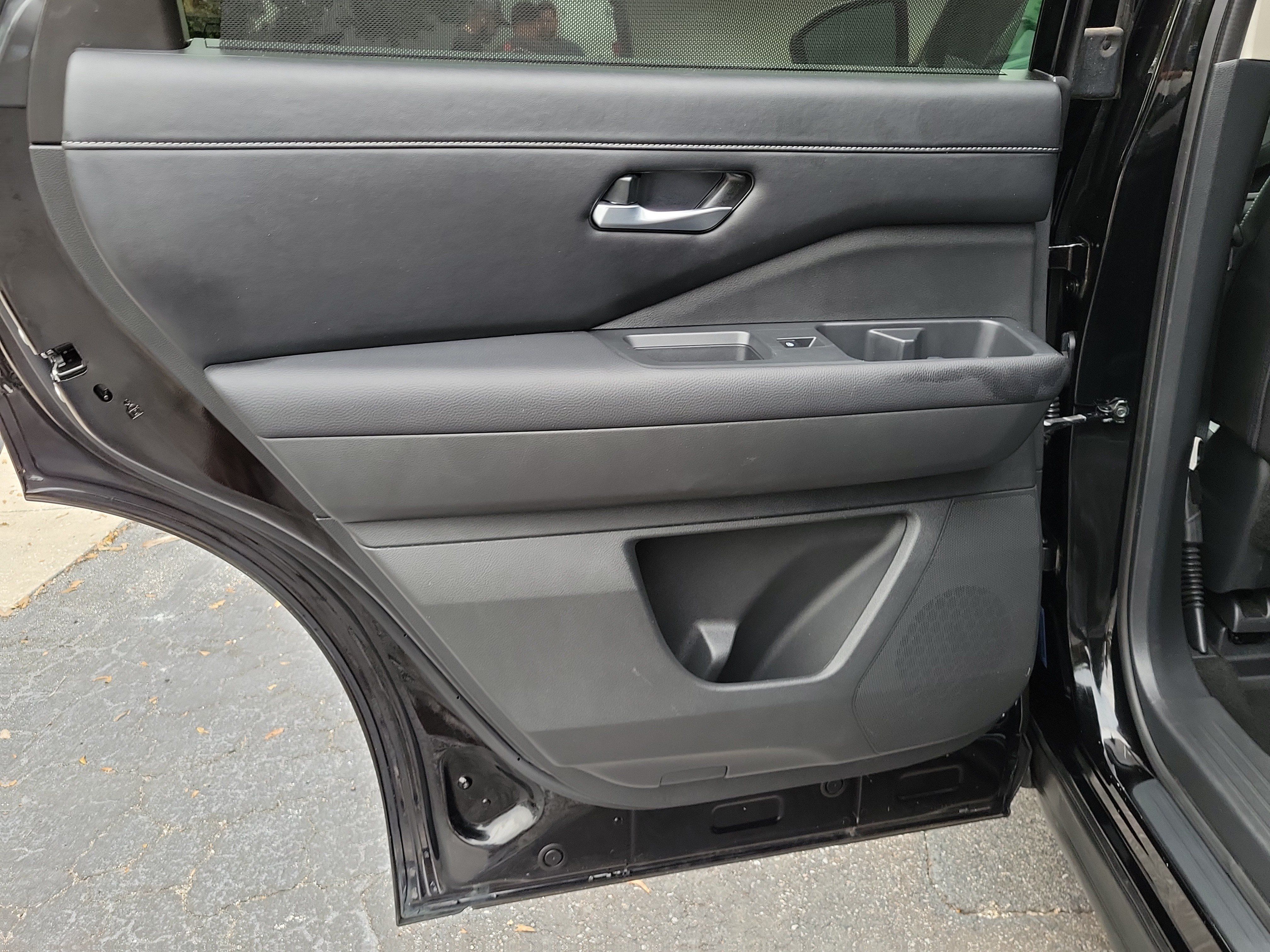 Certified 2025 Nissan Pathfinder SL FWD image 11