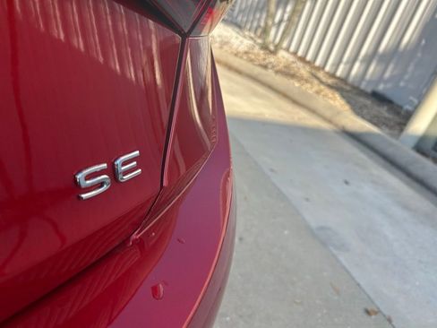 Used 2025 Volkswagen Jetta SE w/ Sunroof Package image 28