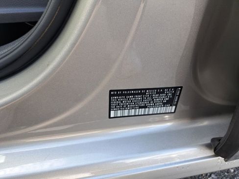 Used 2019 Volkswagen Golf S image 28