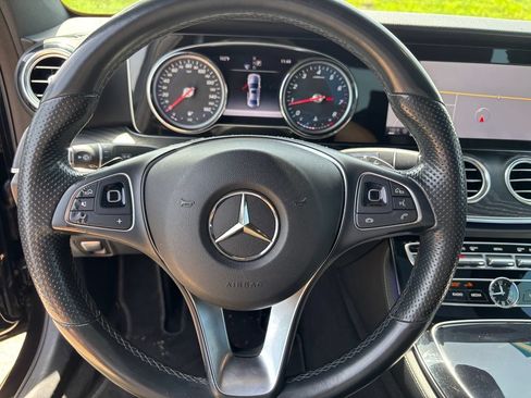 Used 2017 Mercedes-Benz E 300 4MATIC image 8
