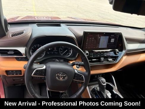 Used 2021 Toyota Highlander Platinum AWD/4WD image 12