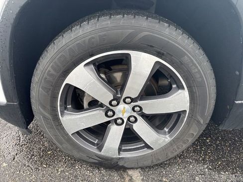 Used 2018 Chevrolet Traverse LT image 11