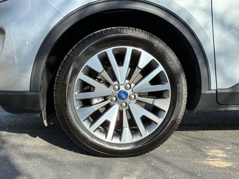 Certified 2022 Ford Escape Titanium AWD/4WD image 26