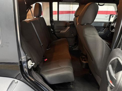Used 2015 Jeep Wrangler Unlimited Sport image 11